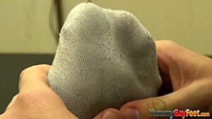 Twinks indulge in toe sniffing before bareback fucking