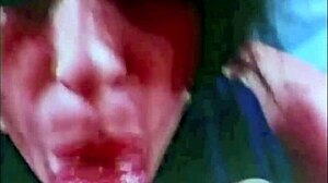 ヴィンテージポルノに没入、エピックな二穴同時挿入と大量射精