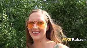 Prüde hart gefickt für Kohle in privatem Video