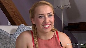 Intimni nemški lezbijski trenutki z Isabellinimi naravnimi joški