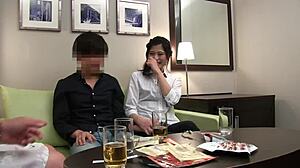 둘 다 데리고 야한 일본 장소로 갈게