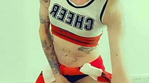 damn, watchin’ this hot tranny rubbin’ her clitty gets me goin’!