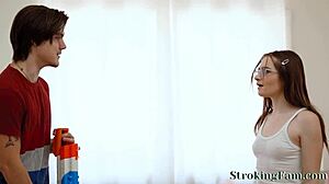 Sophia Locke dan Reese Robbins, mari dapat pukulan dalam oleh Tyler Cruise.