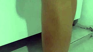 Amatör Türk MILF Çorap ve Başörtüsüyle Ev Yapımı Aksiyonda Çılgına Dönüyor