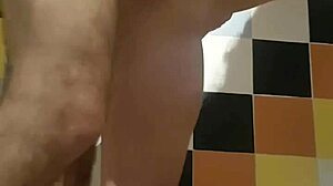 Couple Enjoys Homemade Fun With Squirting