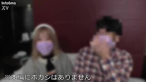 Pasangan amatir retro ngerekam seks nyata di kampus dengan creampie