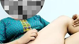 अनु अपने क्लाइंट को स्टेमी वीडियो कॉल सर्विस डिलीवर करती है