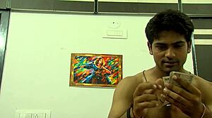 मुंबई एस्कॉर्ट्स ने पड़ोसी के साथ मस्ती की!