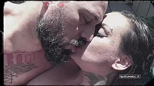 Teaser Evelyn Buarque And Aquelemario Enjoying During Hose Bath