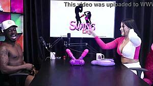 He Took Off His Underwear And Showed His Cock, Exciting The Woman - Jefao Oficial!