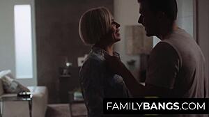 Milf Berdaya Ingin Cum di Wajah dari Anak Tiri