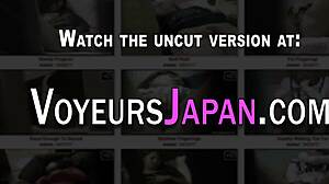 公衆でパンチラされる日本人若い美女たち！