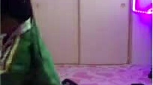 i'm chilling with my vr girlfriend, she's japanese and cute