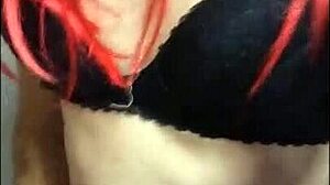 Vadul érzem magam Camila fehérneműjével és babáival Clara sarkon lévő házában 2020-ban.