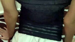 Ragazza Desi Ingannata con Cioccolato per la Prima Cavalcata! 🍫😉