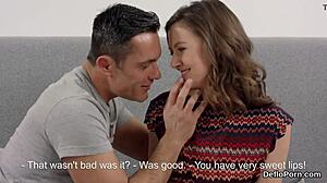 Sladka devica odpre rožnato muco za prvo hardcore razdevičenje!