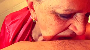 Teen cougar offers a deepthroat blowjob in the high-definition video