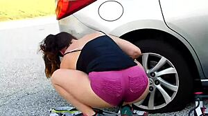 Who loves short shorts on a flashing cougar neighbor? 😍