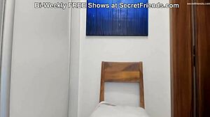 毛茸茸大奶Angel Wicky在直播中肛门玩具玩弄。看她大奶弹跳！