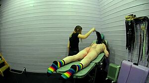 Hvorfor udholde hård femdom piskning og flåning som min hjemmelavede slave? Du er sådan en brutal transseksuel crossdressing amatør i bdsm hardcore!