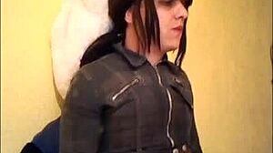 初めて50cmを完全に受け入れる、ニキータ・エロイーズがファックドールとして