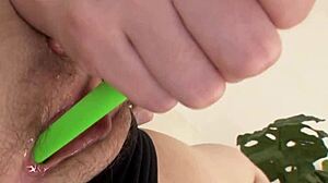 灵活日本体操妹子裸舞玩玩具，超诱惑