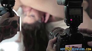 POV ribanc arcát keményen döngeti egy óriás farok egy blowbangben!