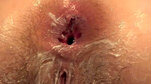 Hé bébi, készen állsz mély anál fisting szórakozásra?