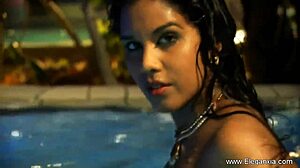 Wow! Brunette Babe Turns Into a LOVING GODDESS in Bed!