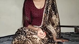 Saarabhabhi6 Dientot Keras oleh Aashiq Tetangga di Roleplay Bicara Hindi Asli! Gadis Desi Suka Setiap Dorongan dengan Tetangga!