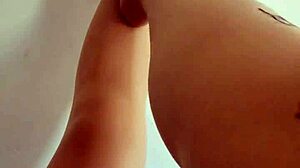 This asian babe seduces with her feet in stockings 😍