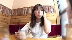 いたずらな日本人ベイビー、彼女のワイルドな一面を扱えるか？