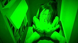 Pedindo para namorada ficar mais um pouquinho