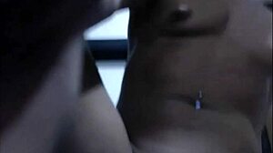 Wow! Lihaksikas webcam-pari esittelee bodybuilder-aktiin!