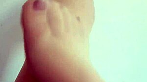 This asian babe seduces with her feet in stockings 😍