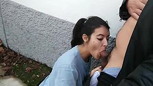 बाहर पब्लिक में मुँह में कम, सड़क पर तीव्र पीओवी ब्लोजॉब के बाद!