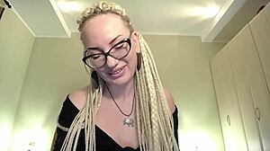 Uničenje majhnega kurca v BDSM cuckold roleplay dominaciji