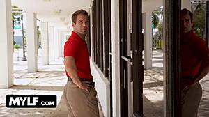 Milf barber Melody Mynx teases client with blowjob skills