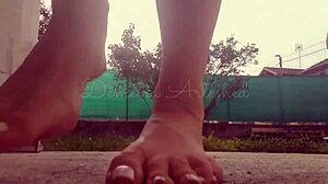 Bare Feet Worship in Detailed Fetish Scene