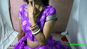 Anita Bhabhi India seks saree buat saya lapar lagi