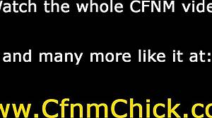 Kledd skjønnhet får ansiktsfyll i CFNM-scene