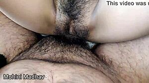 印度女友圣诞节和同事享受热辣按摩阴道指交