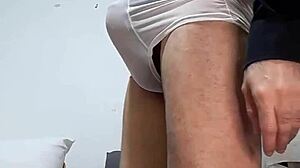 pau grande empinado jorrando leite