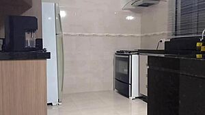 eletricista do pau grande comeu a cliente gostosa provocando de shortinho curto