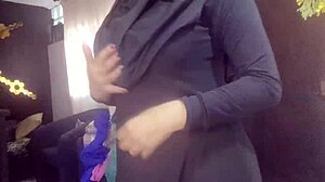 Azgın Gerçek Arap Karısı, Niqab Üzerinde Tek Başına Fışkırtıyor