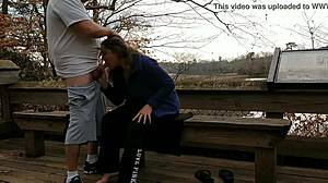 Вау, быстрый трах в парке с пышной Becky Tailorxxx, наклонившейся вперёд!