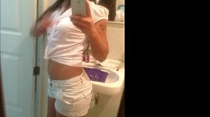 sexy and beautiful venezuelan dancer performs 😍