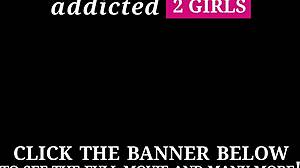 ¡Si no te gusta el yoga, pruébalo con Keira Croft comiendo coño así!