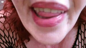 赤毛のデカ尻Dawnskyeがオナニーで魅せる