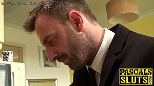 젠장, 물에 머리 담그면서 큰 엉덩이 세게 맞아, 아야!